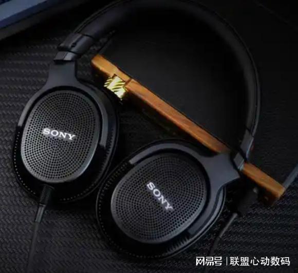 降噪耳机4款家居聆听的伴侣凯发K8旗舰厅AG客服头戴(图1)