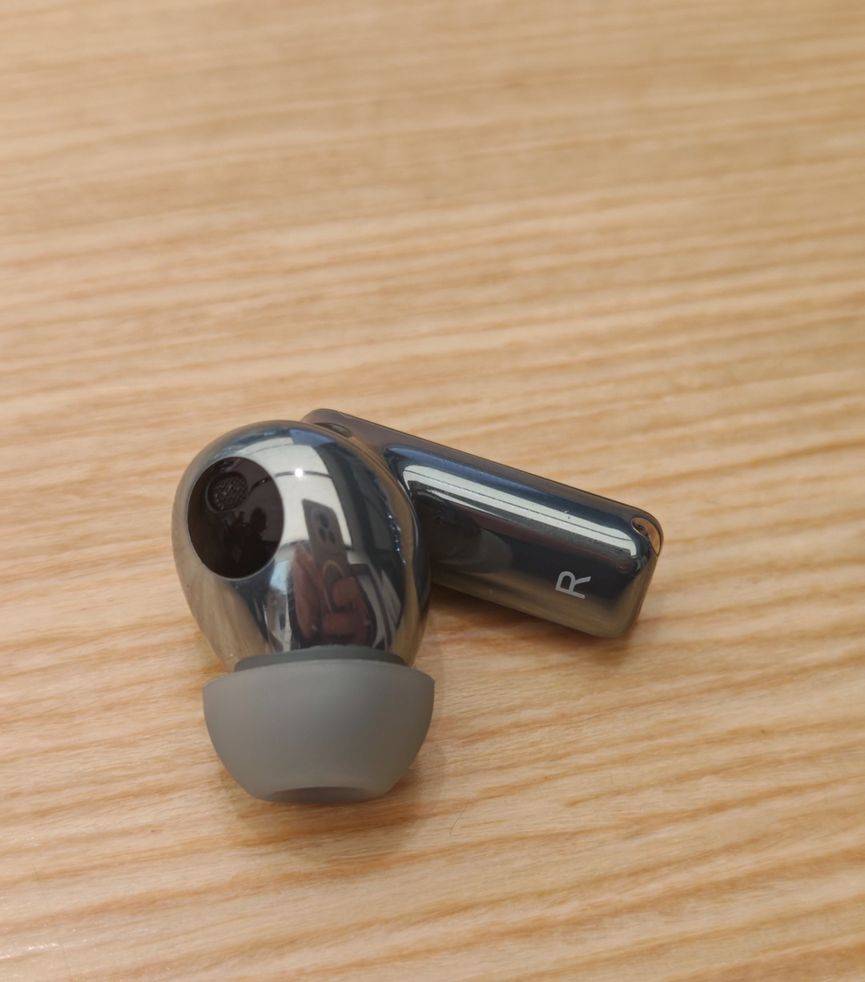 舰降噪耳机近在咫尺的人声都能屏蔽凯发K8旗舰厅AG客服华为的旗(图6)
